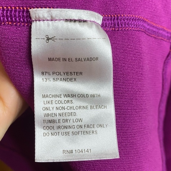 Reebok Play Dry Purple Long Sleeve Workout Blouse Top Size Medium - Picture 3 of 4